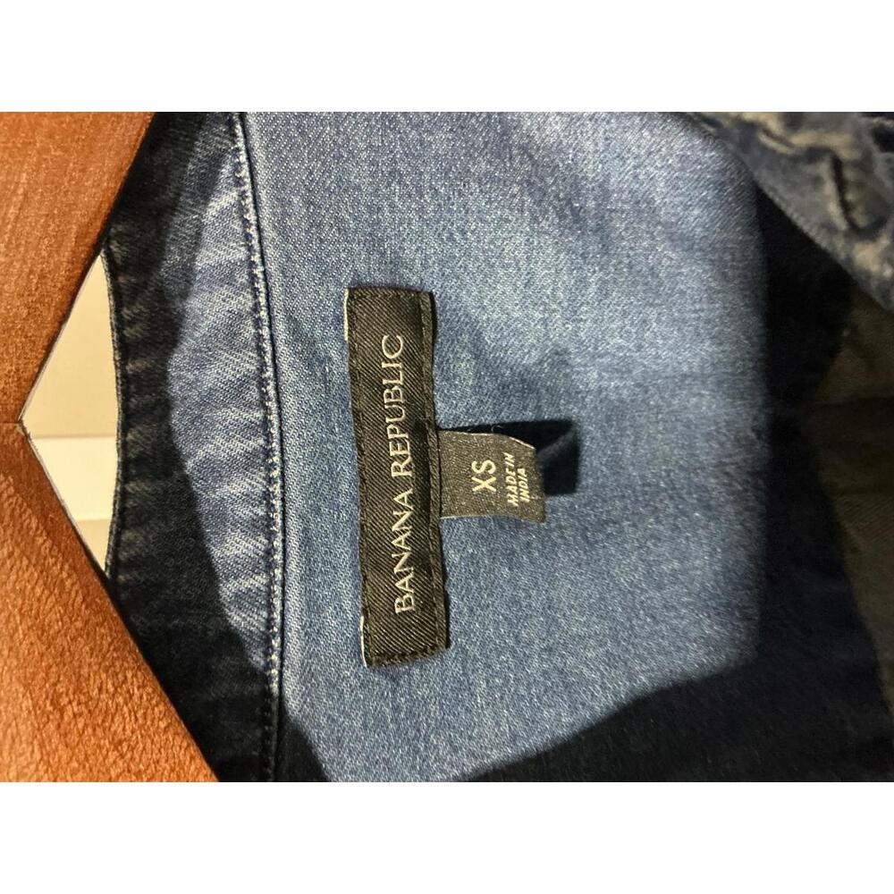 Banana Republic Women's Denim Classic Casual Shirt XS - Picture 2 of 5